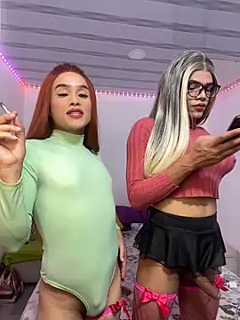 Snapshot of big_girl21cm chatting on September 14, 2025, 1:38 am big girl21cm online show from September 14, 2025, 1:38 am