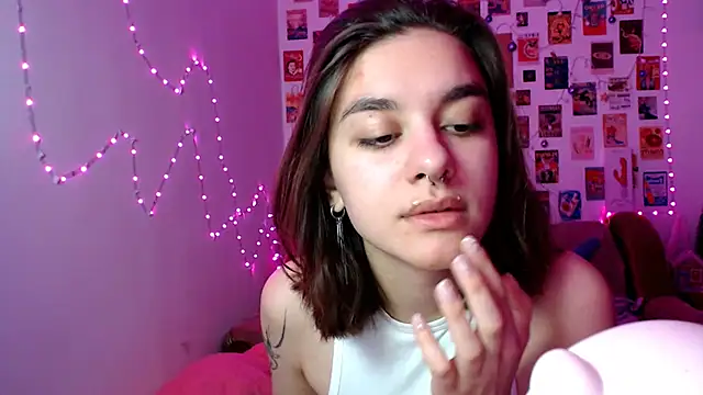 Snapshot of Celine_Dionn chatting on December 12, 2024, 12:01 pm Celine Dionn online show from December 12, 2024, 12:01 pm