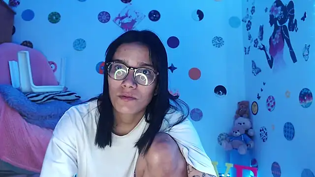 Yaumiko online show from March 8, 2025, 12:09 pm