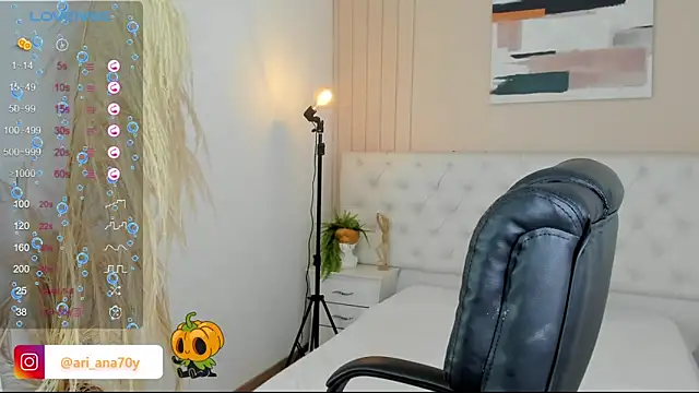 LOISE-XX online show from October 15, 2025, 4:23 am