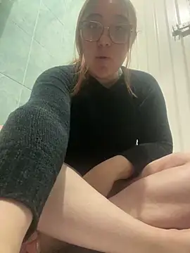 Snapshot of conniejames_m chatting on March 18, 2025, 3:53 am conniejames m online show from March 18, 2025, 3:53 am