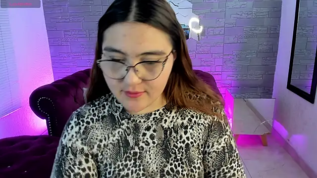 Snapshot of conniejames_m chatting on November 1, 2025, 12:29 pm conniejames m online show from November 1, 2025, 12:29 pm