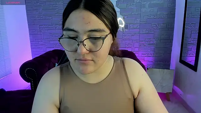 Snapshot of conniejames_m chatting on November 4, 2025, 12:48 pm conniejames m online show from November 4, 2025, 12:48 pm