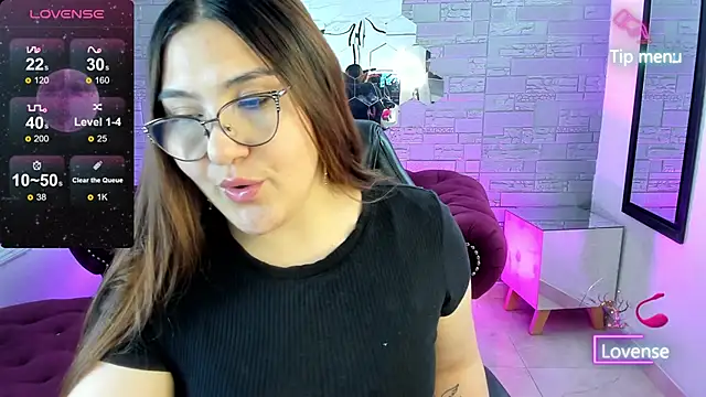 Snapshot of conniejames_m chatting on December 1, 2025, 12:32 pm conniejames m online show from December 1, 2025, 12:32 pm