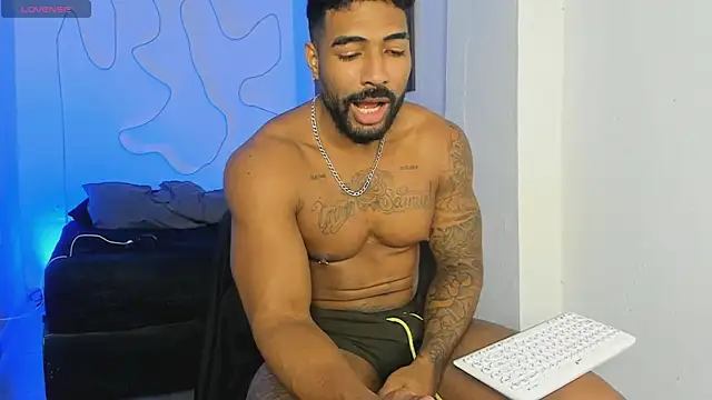 Snapshot of Xander_Str0ng chatting on November 3, 2025, 12:28 pm Xander Str0ng online show from November 3, 2025, 12:28 pm