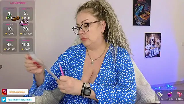 misskaassandraa online show from January 22, 2025, 7:45 pm