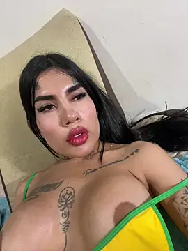 Snapshot of saragill323 chatting on January 17, 2025, 12:53 am saragill323 online show from January 17, 2025, 12:53 am