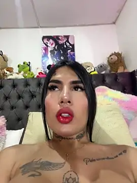 Snapshot of saragill323 chatting on January 18, 2025, 7:48 pm saragill323 online show from January 18, 2025, 7:48 pm