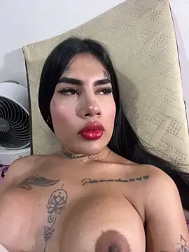 Snapshot of saragill323 chatting on January 24, 2025, 12:52 am saragill323 online show from January 24, 2025, 12:52 am