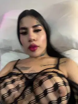 Snapshot of saragill323 chatting on March 1, 2025, 6:32 pm saragill323 online show from March 1, 2025, 6:32 pm