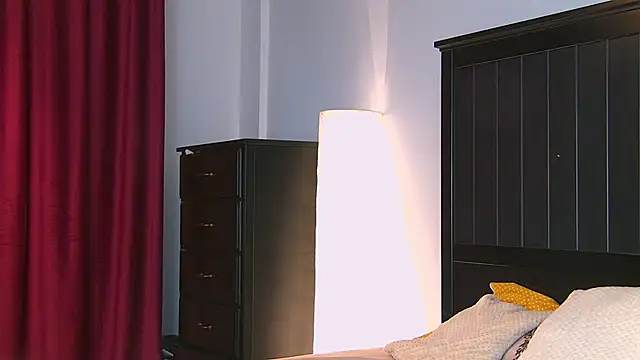 Snapshot of Yanira_Muslim chatting on September 19, 2025, 4:25 am Yanira Muslim online show from September 19, 2025, 4:25 am