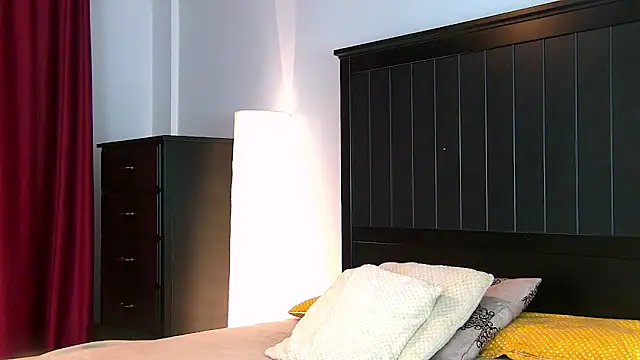 Snapshot of Yanira_Muslim chatting on October 24, 2025, 4:20 am Yanira Muslim online show from October 24, 2025, 4:20 am