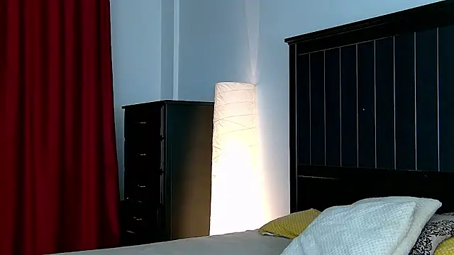 Snapshot of Yanira_Muslim chatting on November 7, 2025, 5:18 am Yanira Muslim online show from November 7, 2025, 5:18 am