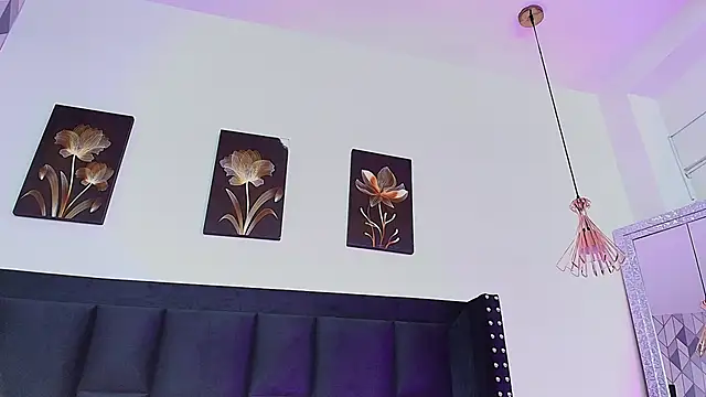 Snapshot of innocentlady_ chatting on February 15, 2025, 12:22 pm innocentlady online show from February 15, 2025, 12:22 pm