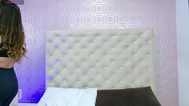 Snapshot of Sara_Desire chatting on September 9, 2025, 12:15 pm Sara Desire online show from September 9, 2025, 12:15 pm