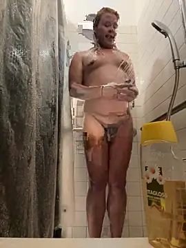 allissonw13 online show from October 26, 2025, 8:31 am