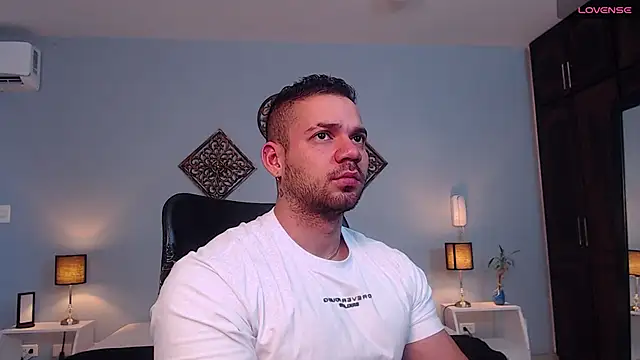 Snapshot of JeremyLowe chatting on January 10, 2025, 1:20 pm JeremyLowe online show from January 10, 2025, 1:20 pm