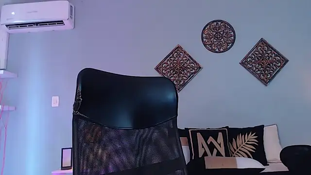 Snapshot of JeremyLowe chatting on January 22, 2025, 4:23 pm JeremyLowe online show from January 22, 2025, 4:23 pm