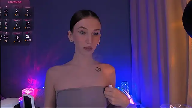 ellaamber online show from December 16, 2024, 8:48 pm