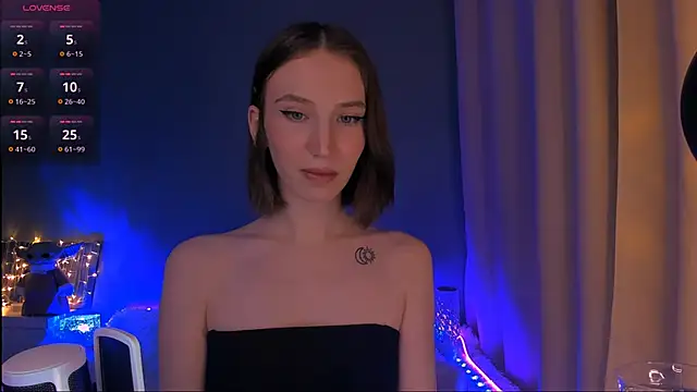 ellaamber online show from January 24, 2025, 9:37 pm