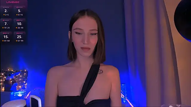 ellaamber online show from February 10, 2025, 10:09 pm