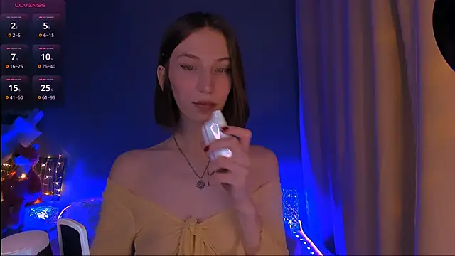 ellaamber online show from March 9, 2025, 10:08 pm