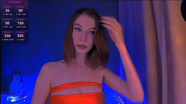 ellaamber online show from October 19, 2025, 2:56 am