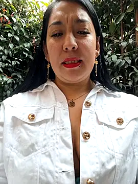 Bella keny online show from November 25, 2025, 5:24 pm