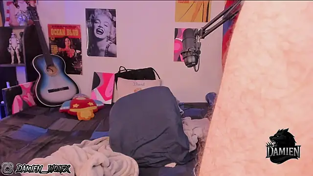 Snapshot of cinnamon_boyxxx chatting on November 8, 2025, 4:23 am cinnamon boyxxx online show from November 8, 2025, 4:23 am