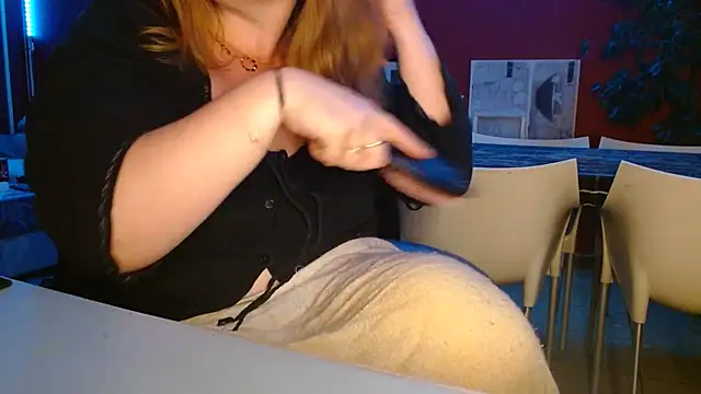 cruellaculdenfer67 online show from September 24, 2025, 8:12 pm