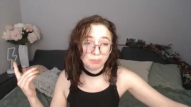 Snapshot of Mini_Diva chatting on January 10, 2025, 9:13 am Mini Diva online show from January 10, 2025, 9:13 am