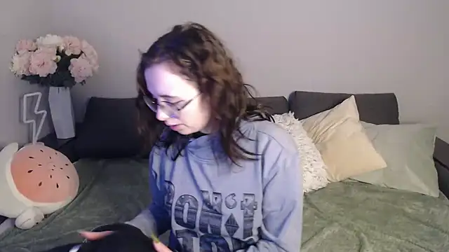 Snapshot of Mini_Diva chatting on January 24, 2025, 9:06 am Mini Diva online show from January 24, 2025, 9:06 am