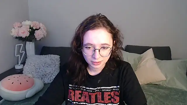 Snapshot of Mini_Diva chatting on February 2, 2025, 9:08 am Mini Diva online show from February 2, 2025, 9:08 am