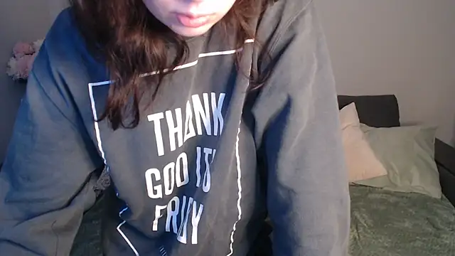 Snapshot of Mini_Diva chatting on February 5, 2025, 9:04 am Mini Diva online show from February 5, 2025, 9:04 am