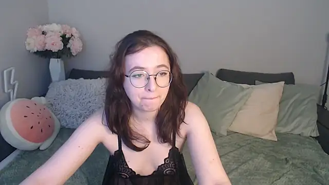 Snapshot of Mini_Diva chatting on March 14, 2025, 9:14 am Mini Diva online show from March 14, 2025, 9:14 am