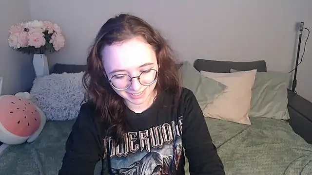 Snapshot of Mini_Diva chatting on March 15, 2025, 9:09 am Mini Diva online show from March 15, 2025, 9:09 am