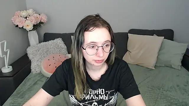 Snapshot of Mini_Diva chatting on September 28, 2025, 8:09 am Mini Diva online show from September 28, 2025, 8:09 am