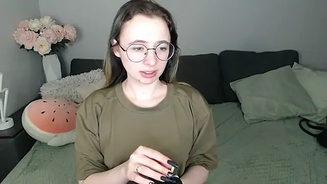 Snapshot of Mini_Diva chatting on September 30, 2025, 8:08 am Mini Diva online show from September 30, 2025, 8:08 am