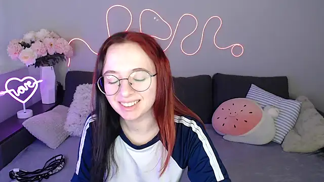 Snapshot of Mini_Diva chatting on November 8, 2025, 9:09 am Mini Diva online show from November 8, 2025, 9:09 am