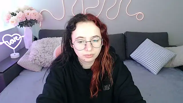 Snapshot of Mini_Diva chatting on November 26, 2025, 9:10 am Mini Diva online show from November 26, 2025, 9:10 am