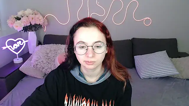 Snapshot of Mini_Diva chatting on November 30, 2025, 9:13 am Mini Diva online show from November 30, 2025, 9:13 am