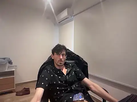 nicolaaaaas online show from September 18, 2025, 6:10 pm