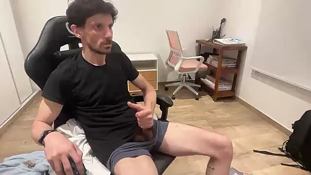 nicolaaaaas online show from October 6, 2025, 9:07 am