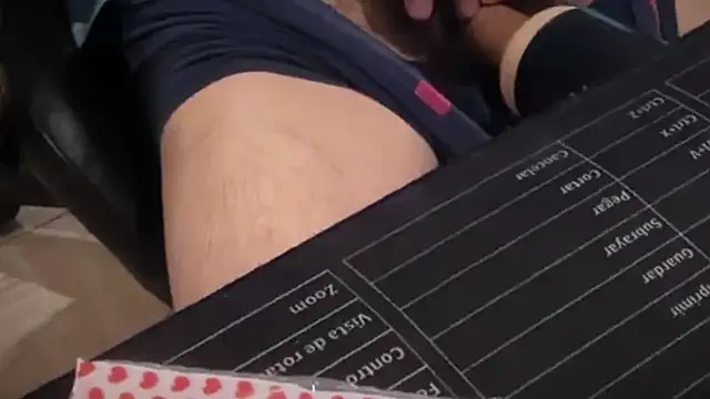 nicolaaaaas online show from October 26, 2025, 3:29 pm