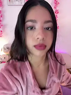 Snapshot of AliceJovovich chatting on December 13, 2024, 10:41 am AliceJovovich online show from December 13, 2024, 10:41 am