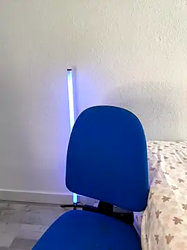 Snapshot of AliceJovovich chatting on October 8, 2025, 10:13 am AliceJovovich online show from October 8, 2025, 10:13 am