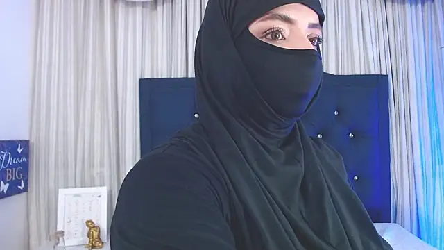 Snapshot of Uzra_hayed chatting on December 27, 2024, 11:10 pm Uzra hayed online show from December 27, 2024, 11:10 pm