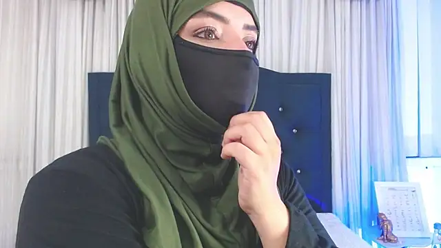 Snapshot of Uzra_hayed chatting on January 30, 2025, 1:11 am Uzra hayed online show from January 30, 2025, 1:11 am