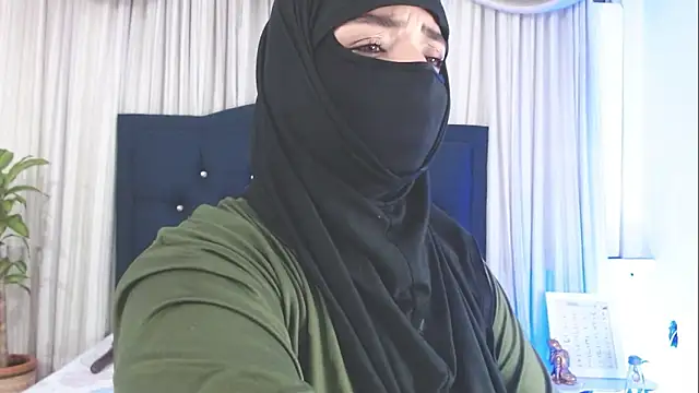 Snapshot of Uzra_hayed chatting on February 6, 2025, 10:10 pm Uzra hayed online show from February 6, 2025, 10:10 pm