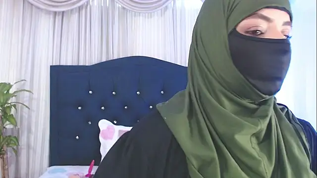 Snapshot of Uzra_hayed chatting on March 8, 2025, 6:58 pm Uzra hayed online show from March 8, 2025, 6:58 pm